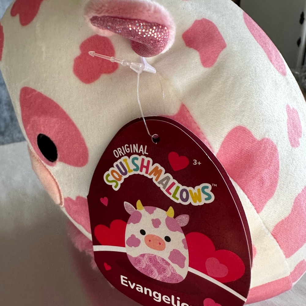 SQUISHMALLOW 9.5”VALENTINES EVANGELICA THE COW - Picture 7 of 9